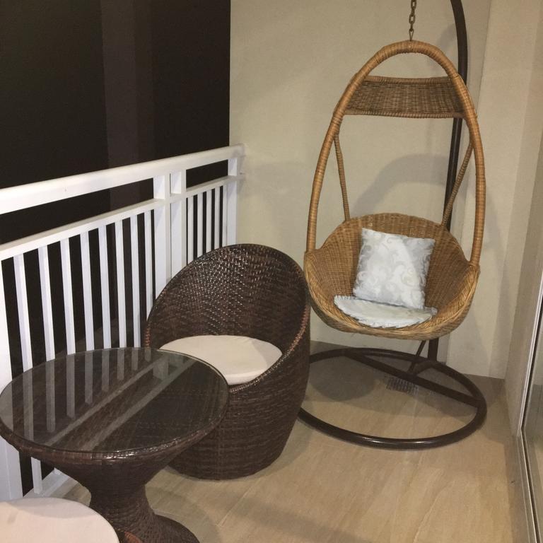 Pico Beach Front Condo Nasugbu Buitenkant foto